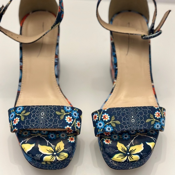 j.Crew fabric wrapped Batik Floral light weight Wedges navy women's shoes - Picture 2 of 10